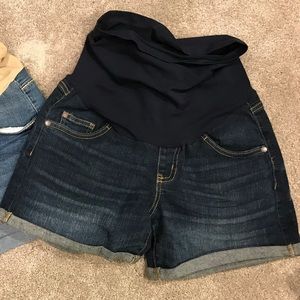 Maternity shorts